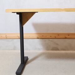 NOWHERE LIKE HOME(ノーウェアライクホーム)のNODE(ノード)Ⅱ オーク材 リビングダイニングテーブル。高さが低めに設計されたリビングでもダイニングでも使えるLDテーブル。