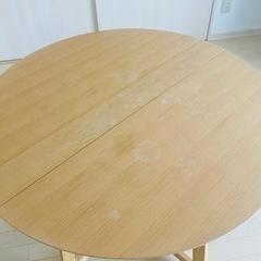 【天然木化粧繊維板】折りたたみ 丸テーブル （キズあり）