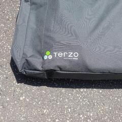 車のパーツ 外装、車外用品　TERZO 折り畳みルーフバッグ 570リットル　EA570BFX