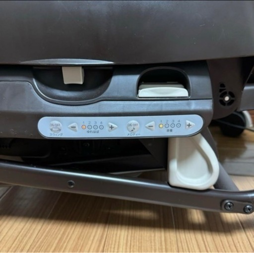 （電動バウンサー）ネムリラ4キャス オートスウィング ロッタ アカチャンホンポモデル ブラウン コンビ製ハイローチェア