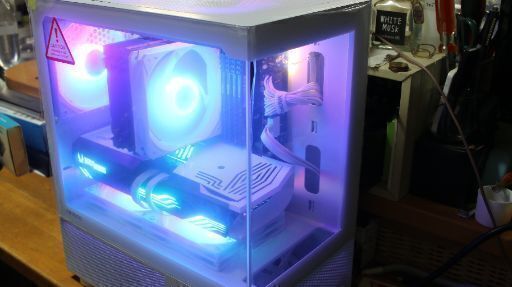ピラーレス ホワイト ゲーミングPC ほぼ新品構成