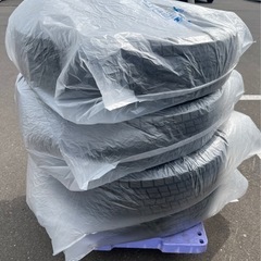 ジムニー　スタッドレスタイヤ　ゴムのみ4本
