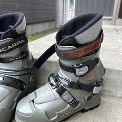 山スキー用兼用靴　スカルパ  SCARPA titan 8.5-...