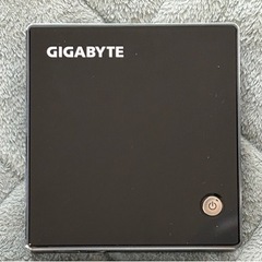 GIGABYTE 手のひらサイズ超小型PC Win11/Offi...