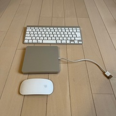 Apple マック　ワイヤレスキーボード　マジックマウス　など