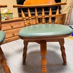 【取引中】回転式椅子　 家具 テーブル コーナ
