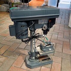 現状品 EARTH MAN 卓上ボール盤 DP-210 5段変速 穴あけ バイス 角度調整テーブル付 高儀 札幌市 新道東店 現状品 EARTH MAN 卓上ボール盤 DP-210 5段変速 穴あけ バイス 角度