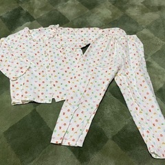 女の子　パジャマ　120サイズ