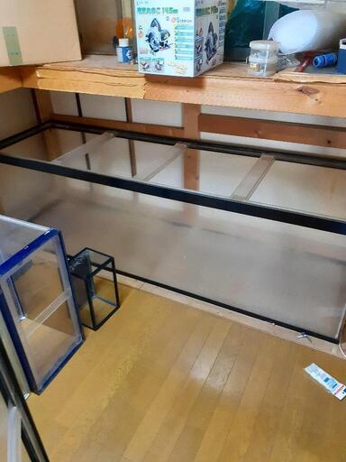 水槽とポンプなど