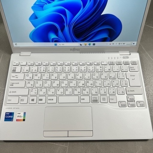 【国産】LifeBook UH08/E3 富士通 軽量ハイスペック