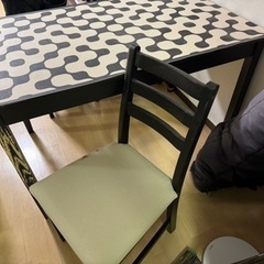 (引き渡す予定中)ダイニングテーブル、椅子x4
