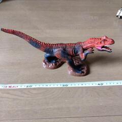 恐竜　ティラノサウルス　鳴くおもちゃ フィギュア
