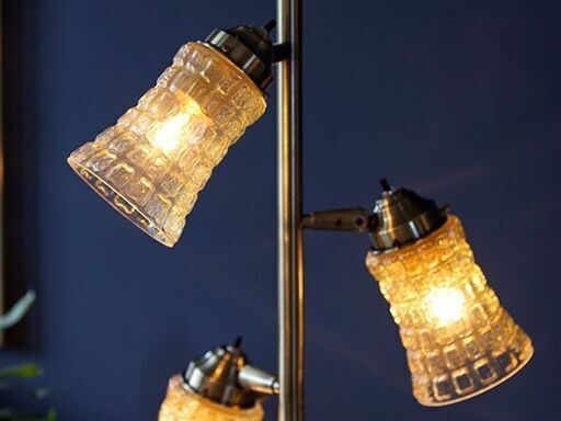 お譲りします　アートワークスタジオ　カフェ風クラシックフロアランプ　LED 3個付属ですぐに使える