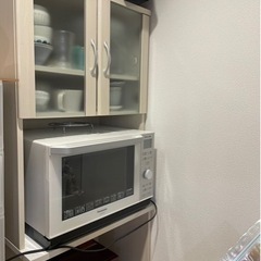 【無料】スリムなキッチンボード/食器棚（木目調なベージュ色）