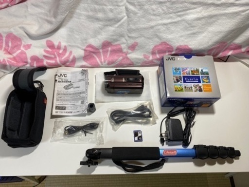 JVCケンウッドのGZ-R300-T ビデオカメラです。
