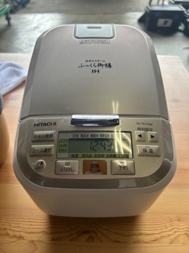 早い者勝ち　HITACHI 2022年5.5合炊き炊飯器