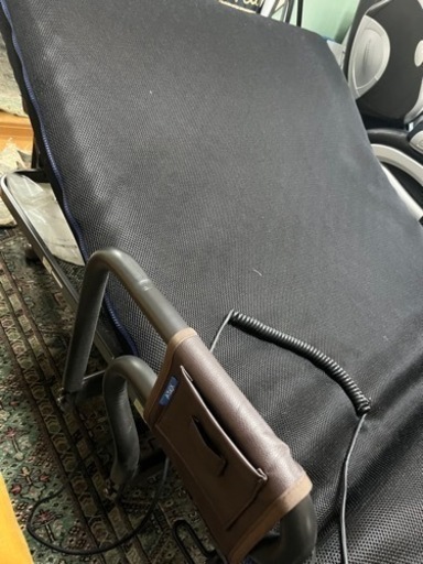 介護ベッド\n