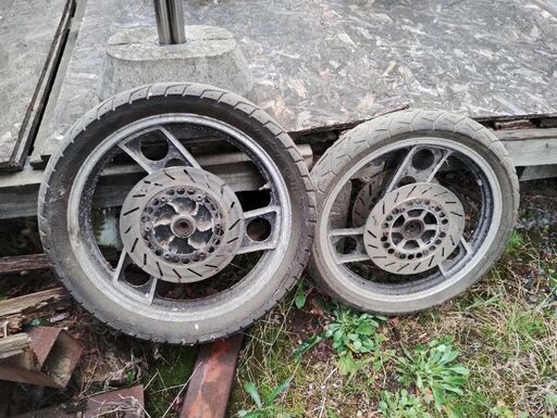 RZ250Ｒのホイールセットです。