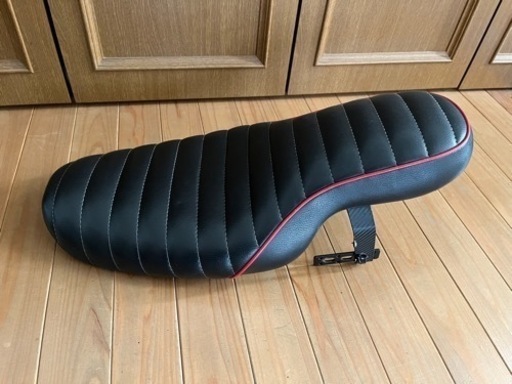 バイクシート　コブラシート