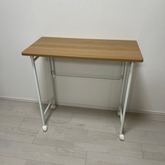 ニトリ「たためるハイテーブル」
