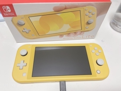 20日まで 任天堂　Switchライト　美品　箱・充電機あり