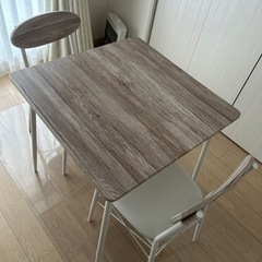 家具 ダイニングテーブル・チェア2脚セット　70×70センチ