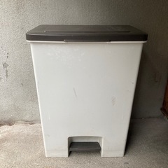 ペダル式 45L ゴミ箱