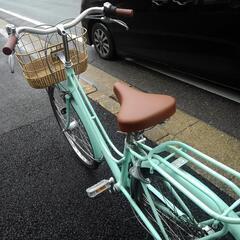 中古自転車３０３７　前後タイヤ新品！　ブリヂストン　カジュナ　CS63T　２６インチ　３段ギヤ　　LEDオートライト　　キッキーと音がならない後輪ローラーブレーキ