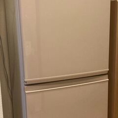 【シャープ】家電　冷凍冷蔵庫137L（一人用サイズ）、2016年製