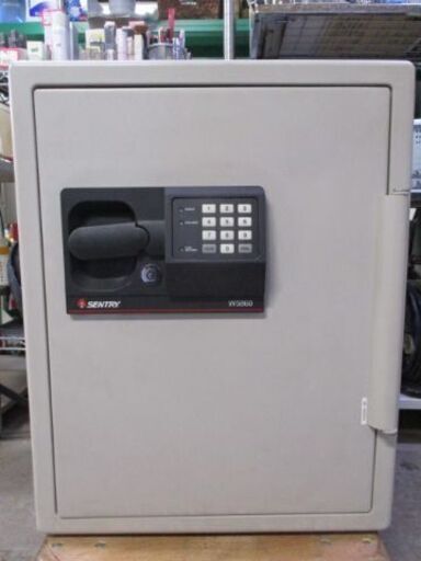 【引き取り限定】金庫　SENTRY　W5860
