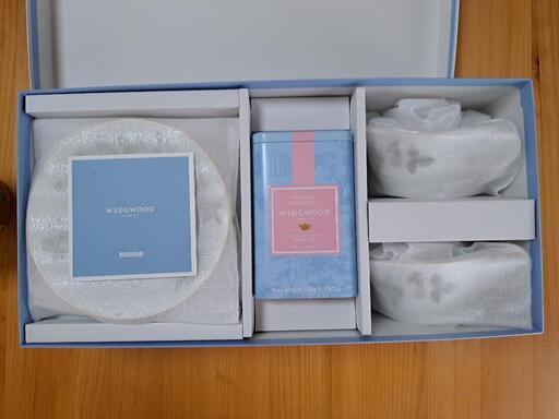 【新品】ウェッジウッドワイルド ストロベリー ティーカップ＆ソーサー2客　紅茶付