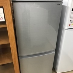 冷凍冷蔵庫、137リットル、2017年