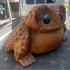 引取り限定 大阪！ 特大 蛙置物 W1050 木彫 彫刻 ガーデニング 縁起物