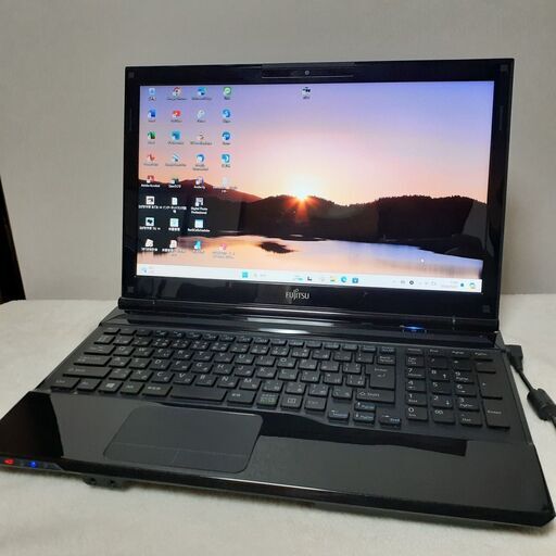 【15インチで見やすく作業が楽】core i5　8GB　SSD（256）　カメラ　Wi-Fi　マルチ　office2021　テンキー　Windows11　FUJITSU　LIFEBOOK