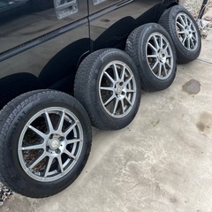トヨタルーミー純正15インチアルミホイール付きスタッドレスタイヤ  