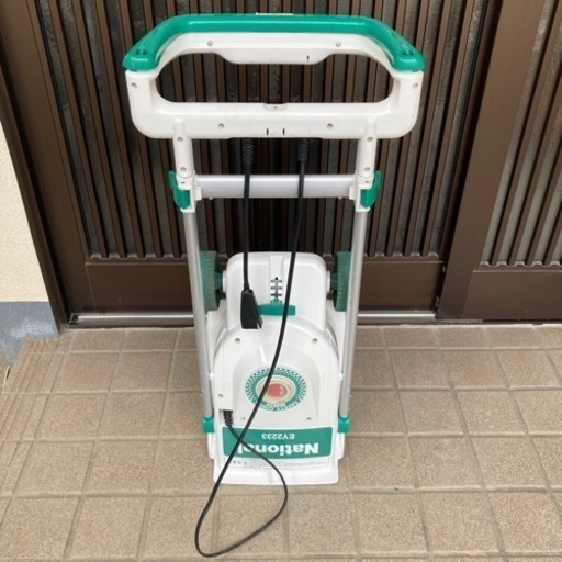 直接引き取り限定 芝刈り機 National EY2233