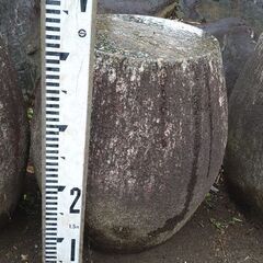 天然石テーブル・椅子セット・ガーデンテーブル（椅子は6脚有ります）