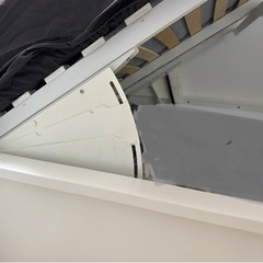 収納たっぷり　跳ね上げ式クイーンベッド　フルセット