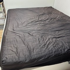 収納たっぷり　跳ね上げ式クイーンベッド　フルセット