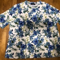 大きいサイズ　夏 5L 4XL 半袖　Tシャツ　カットソー　白　花柄