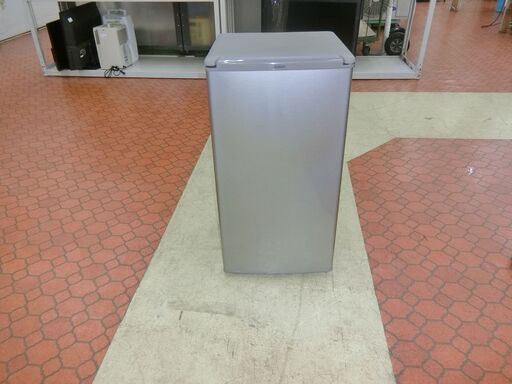 ID 071669　冷蔵庫２ドア　75L　アクア　２０２０年　AQR-8G(S)