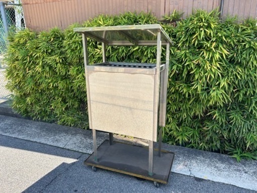 傘付き賽銭箱