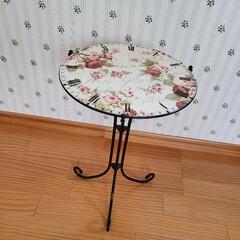 花柄 家具 テーブル コーナー、サイドテーブル