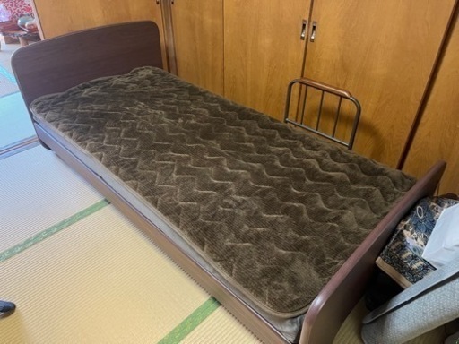 【早めの引き取り希望】ニトリ製　電動ベッド　シングルサイズ
