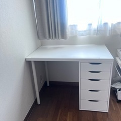 　IKEA 
オフィス用家具 机