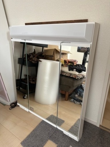 洗面所ミラー