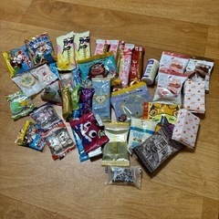 塾で貰ったお菓子など。まとめて100円。今月中に受け渡し！