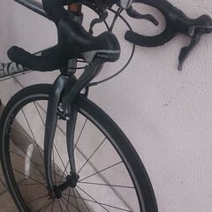 売り切り値下げ★★★激安 補助ブレーキ装備【ジャイアント エスケープロード・外装１６段変速 クラリス アルミフレーム Ｓサイズ】★★★