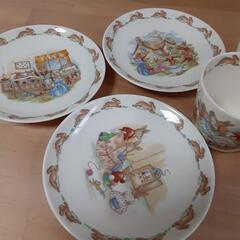 ロイヤルドルトンバニキンズ、ティーセット　