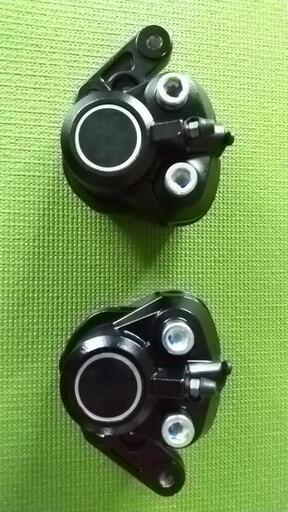 バイク Z1、Z2 フロントキャリパー リプロ 新品